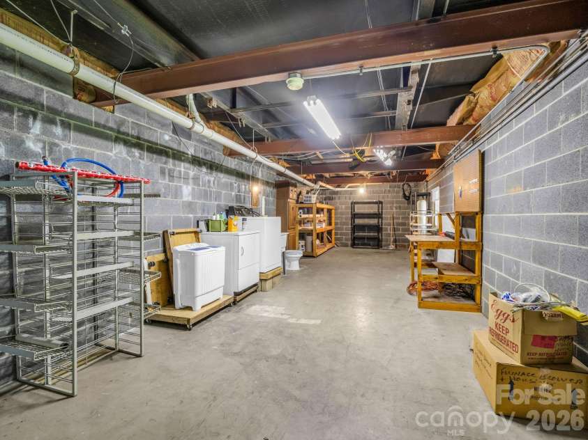 8 Don Felmet Road, Leicester, NC 28748.  MLS# CAR4390735, YatesRealty ID 29311. 