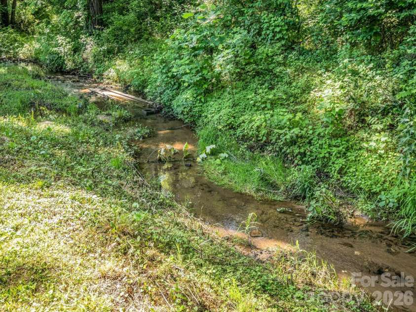 8 Don Felmet Road, Leicester, NC 28748.  MLS# CAR4390735, YatesRealty ID 29311. 