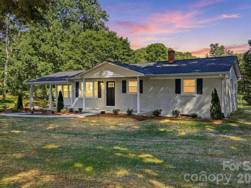 1524 Williams Road, Lewisville, NC 27023.  MLS# CAR4391321, YatesRealty ID 29312. 
