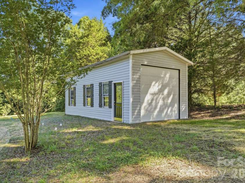 1524 Williams Road, Lewisville, NC 27023.  MLS# CAR4391321, YatesRealty ID 29312. 