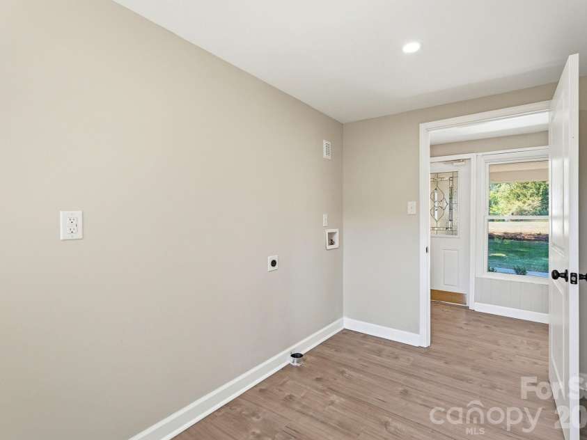 1524 Williams Road, Lewisville, NC 27023.  MLS# CAR4391321, YatesRealty ID 29312. 