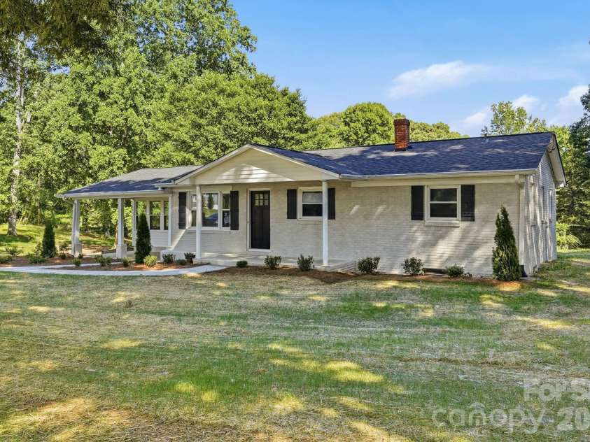 1524 Williams Road, Lewisville, NC 27023.  MLS# CAR4391321, YatesRealty ID 29312. 