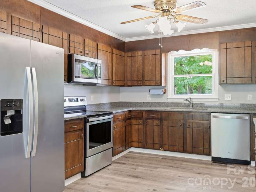 302 Mccoy Road, Salisbury, NC 28144.  MLS# CAR4390796, YatesRealty ID 29314. 