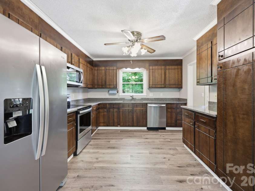 302 Mccoy Road, Salisbury, NC 28144.  MLS# CAR4390796, YatesRealty ID 29314. 