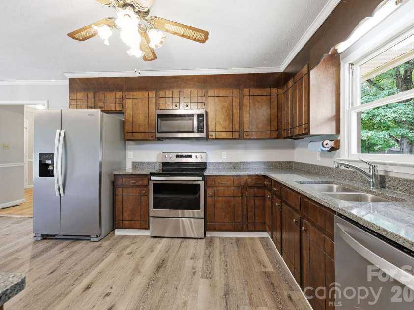302 Mccoy Road, Salisbury, NC 28144.  MLS# CAR4390796, YatesRealty ID 29314. 