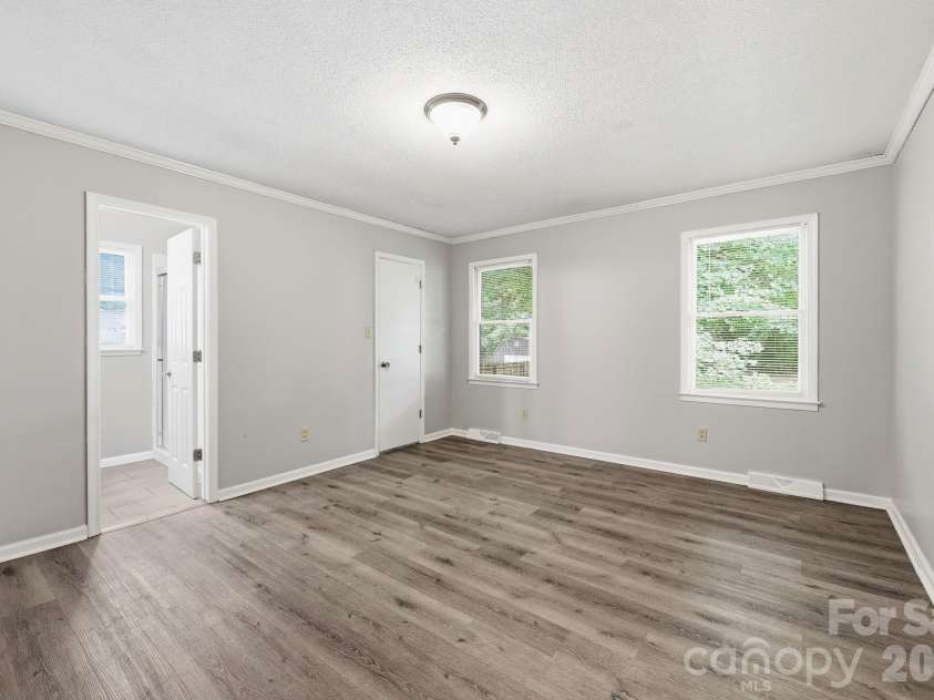 302 Mccoy Road, Salisbury, NC 28144.  MLS# CAR4390796, YatesRealty ID 29314. 
