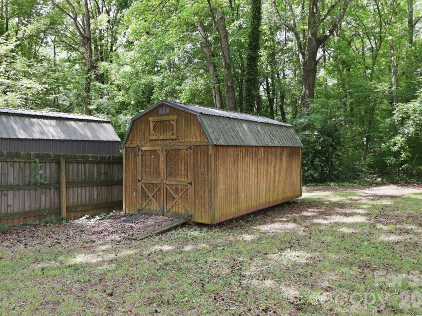 302 Mccoy Road, Salisbury, NC 28144.  MLS# CAR4390796, YatesRealty ID 29314. 