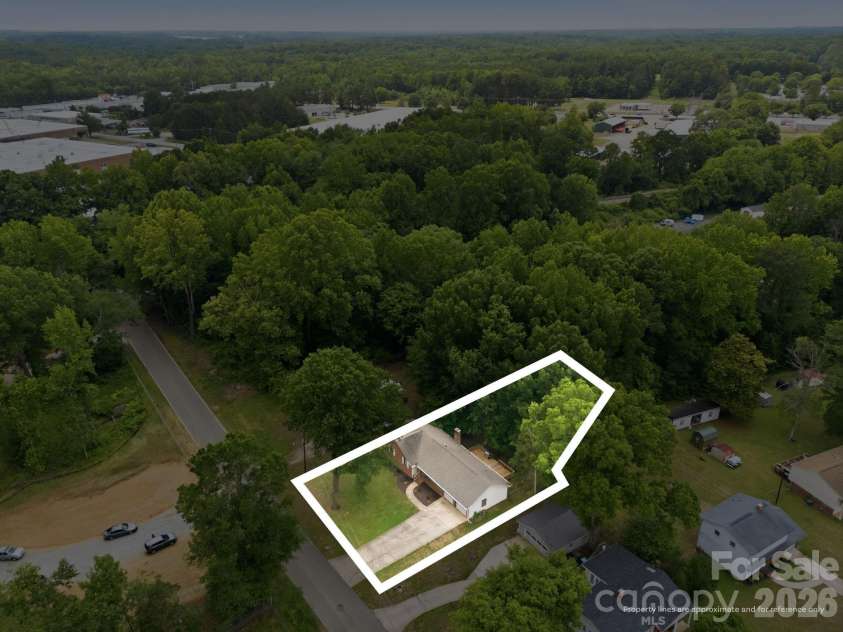 302 Mccoy Road, Salisbury, NC 28144.  MLS# CAR4390796, YatesRealty ID 29314. 
