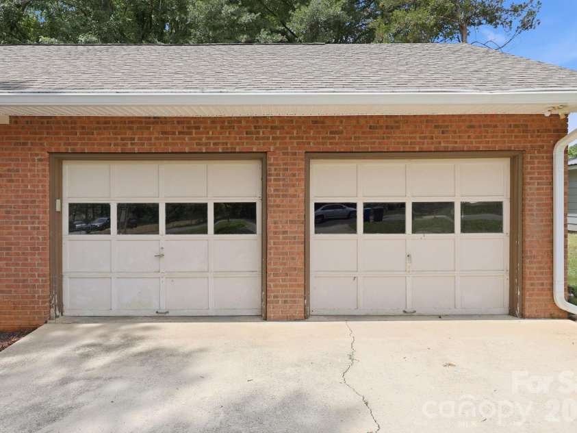 302 Mccoy Road, Salisbury, NC 28144.  MLS# CAR4390796, YatesRealty ID 29314. 