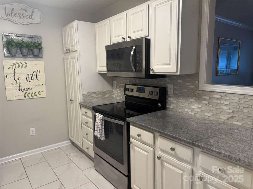 21120 Cold Spring Lane, Cornelius, NC 28031.  MLS# CAR4276142, YatesRealty ID 29315. 