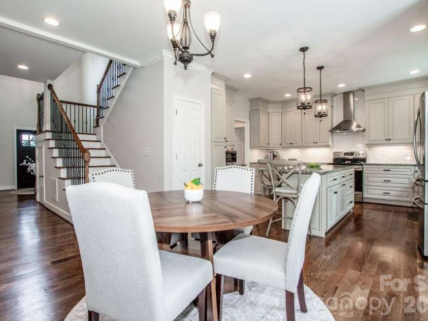 3211 Oakdale Road, Charlotte, NC 28216.  MLS# CAR4380847, YatesRealty ID 29315. Open floor plan