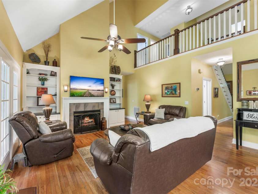 104 Tallwood Drive, Shelby, NC 28152.  MLS# CAR4280185, YatesRealty ID 29316. 