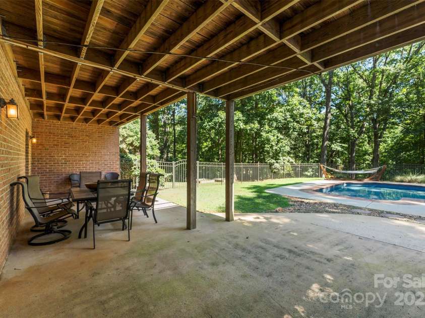 104 Tallwood Drive, Shelby, NC 28152.  MLS# CAR4280185, YatesRealty ID 29316. 