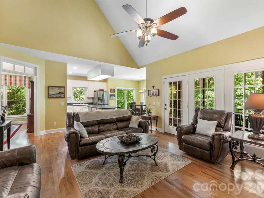 104 Tallwood Drive, Shelby, NC 28152.  MLS# CAR4280185, YatesRealty ID 29316. 