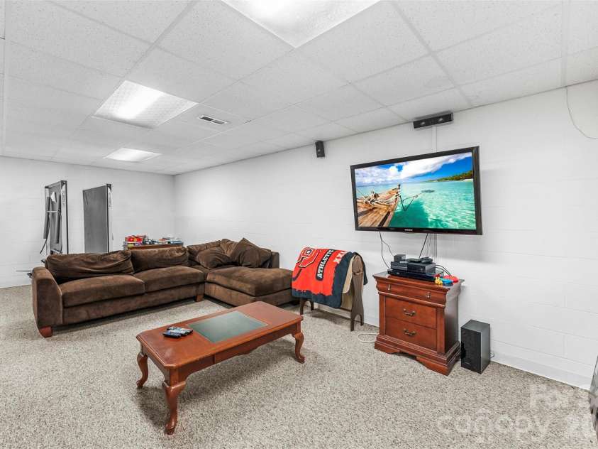 104 Tallwood Drive, Shelby, NC 28152.  MLS# CAR4280185, YatesRealty ID 29316. 