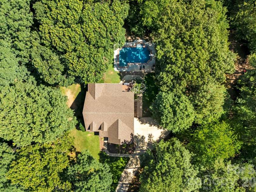 104 Tallwood Drive, Shelby, NC 28152.  MLS# CAR4280185, YatesRealty ID 29316. 