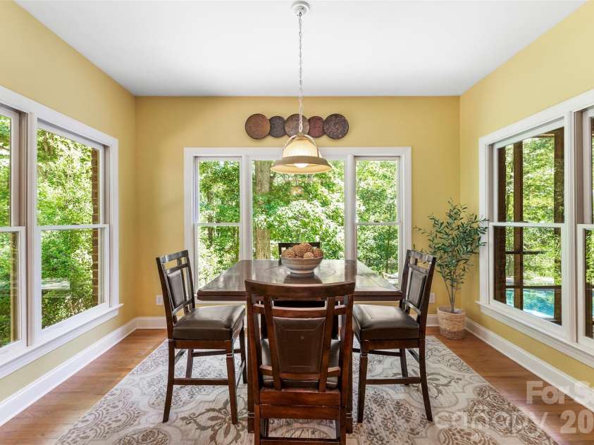 104 Tallwood Drive, Shelby, NC 28152.  MLS# CAR4280185, YatesRealty ID 29316. Dinnnin area