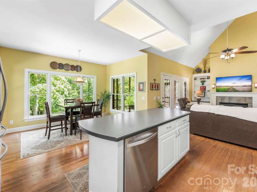 104 Tallwood Drive, Shelby, NC 28152.  MLS# CAR4280185, YatesRealty ID 29316. Kitchen