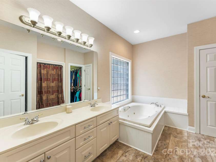 104 Tallwood Drive, Shelby, NC 28152.  MLS# CAR4280185, YatesRealty ID 29316. Primary bathroom