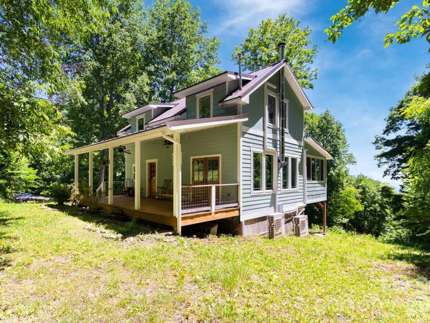 1621 Upward Way, Waynesville, NC 28786.  MLS# CAR4385302, YatesRealty ID 29316. 