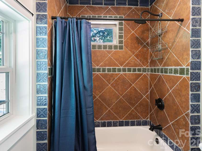 1621 Upward Way, Waynesville, NC 28786.  MLS# CAR4385302, YatesRealty ID 29316. Main Level Full Bathroom