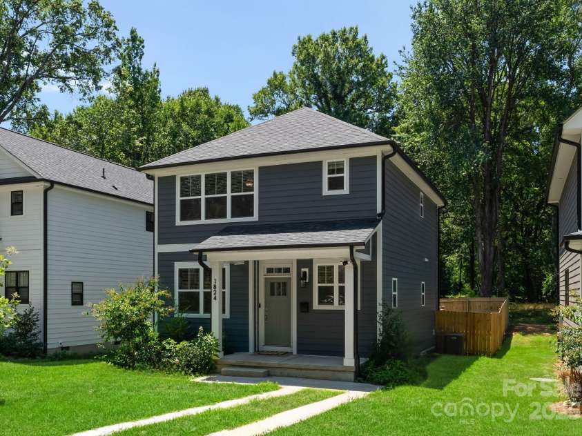 1824 Purser Drive, Charlotte, NC 28215.  MLS# CAR4285600, YatesRealty ID 29317. 