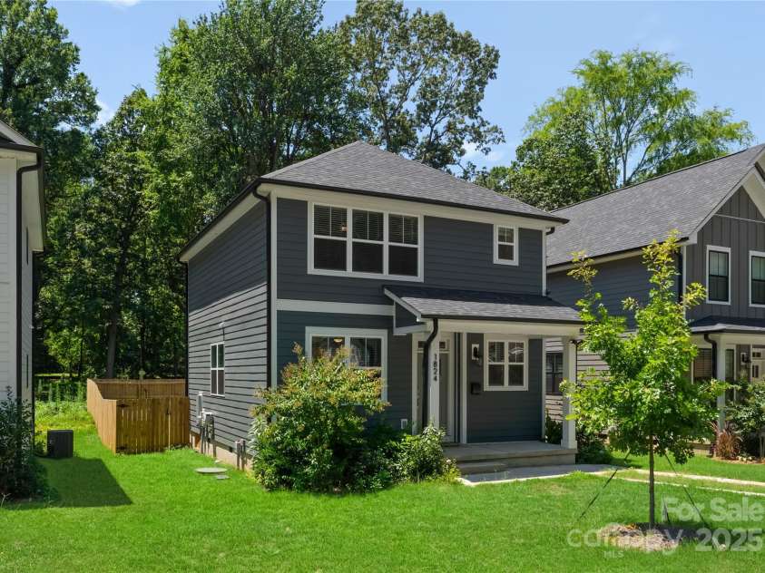 1824 Purser Drive, Charlotte, NC 28215.  MLS# CAR4285600, YatesRealty ID 29317. 