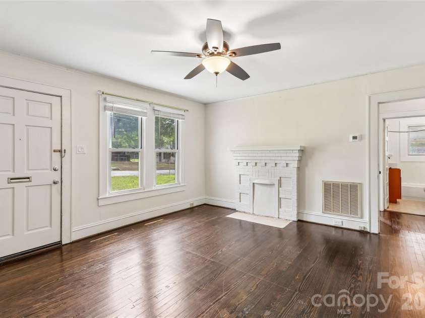1010 Desoto Avenue, Kannapolis, NC 28083.  MLS# CAR4388396, YatesRealty ID 29318. 