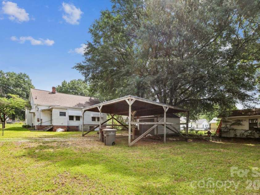 1010 Desoto Avenue, Kannapolis, NC 28083.  MLS# CAR4388396, YatesRealty ID 29318. 