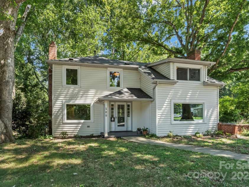 300 Patton Street, Morganton, NC 28655.  MLS# CAR4286372, YatesRealty ID 29318. 