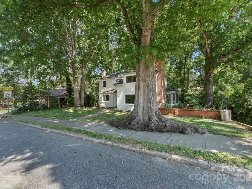300 Patton Street, Morganton, NC 28655.  MLS# CAR4286372, YatesRealty ID 29318. 