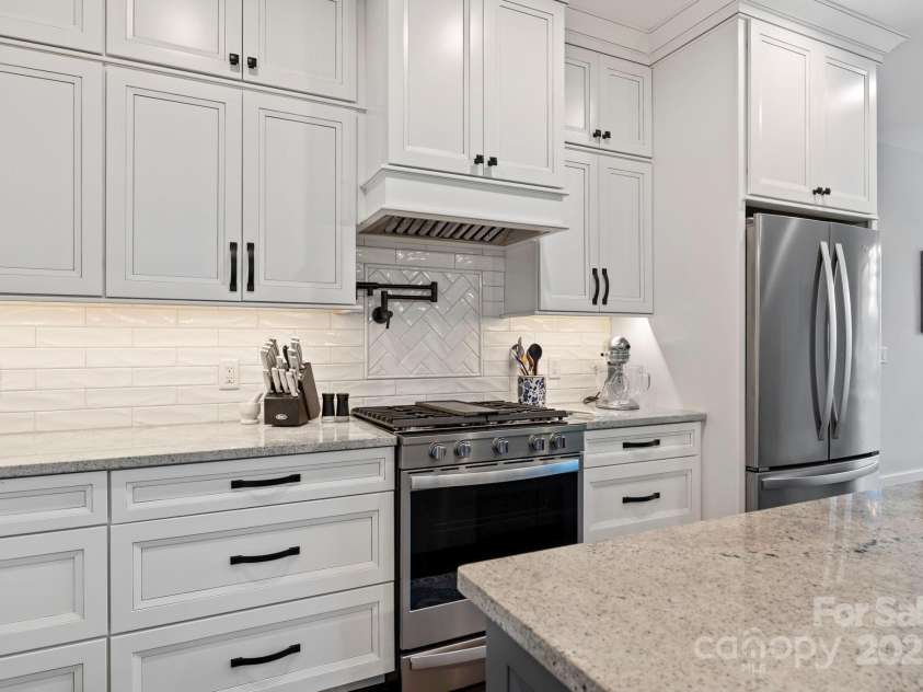 231 Tower Circle, Laurel Park, NC 28739.  MLS# CAR4276867, YatesRealty ID 29319. 