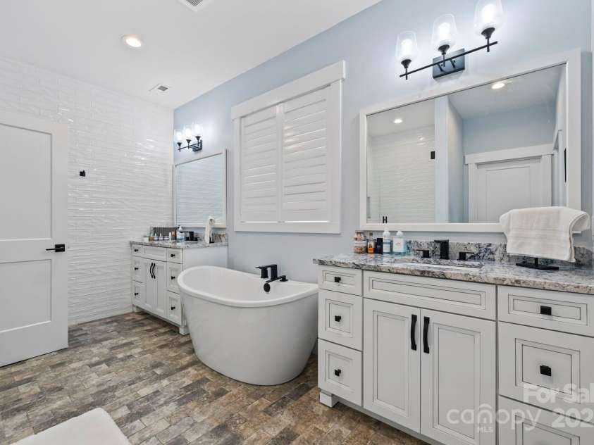 231 Tower Circle, Laurel Park, NC 28739.  MLS# CAR4276867, YatesRealty ID 29319. 