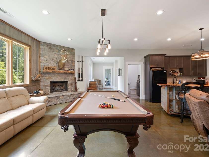 231 Tower Circle, Laurel Park, NC 28739.  MLS# CAR4276867, YatesRealty ID 29319. 