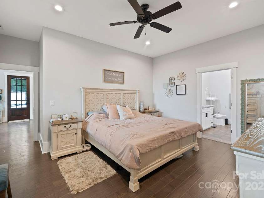 231 Tower Circle, Laurel Park, NC 28739.  MLS# CAR4276867, YatesRealty ID 29319. 