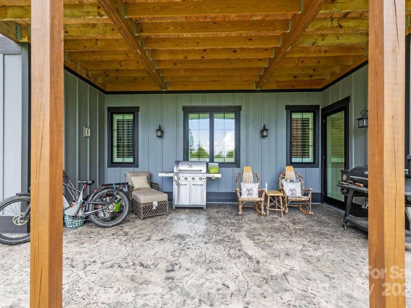 231 Tower Circle, Laurel Park, NC 28739.  MLS# CAR4276867, YatesRealty ID 29319. 