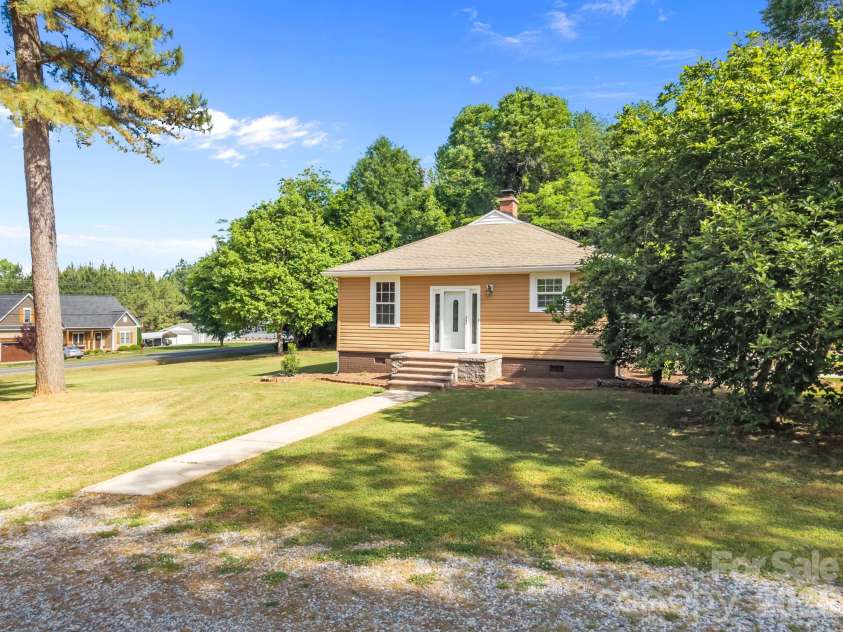 745 Dukeville Road, Salisbury, NC 28146.  MLS# CAR4375497, YatesRealty ID 29319. 