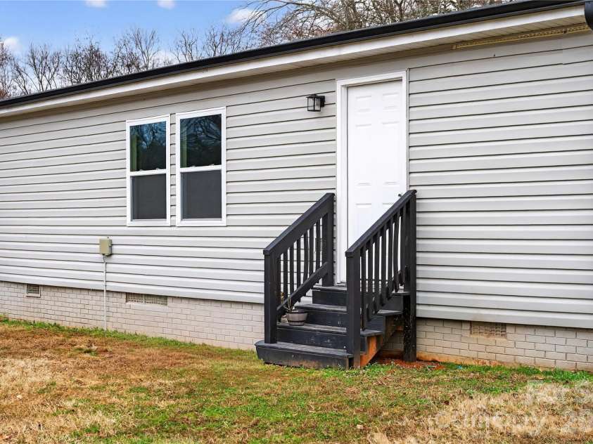 19417 Center Street, Cornelius, NC 28031.  MLS# CAR4349408, YatesRealty ID 2932. 