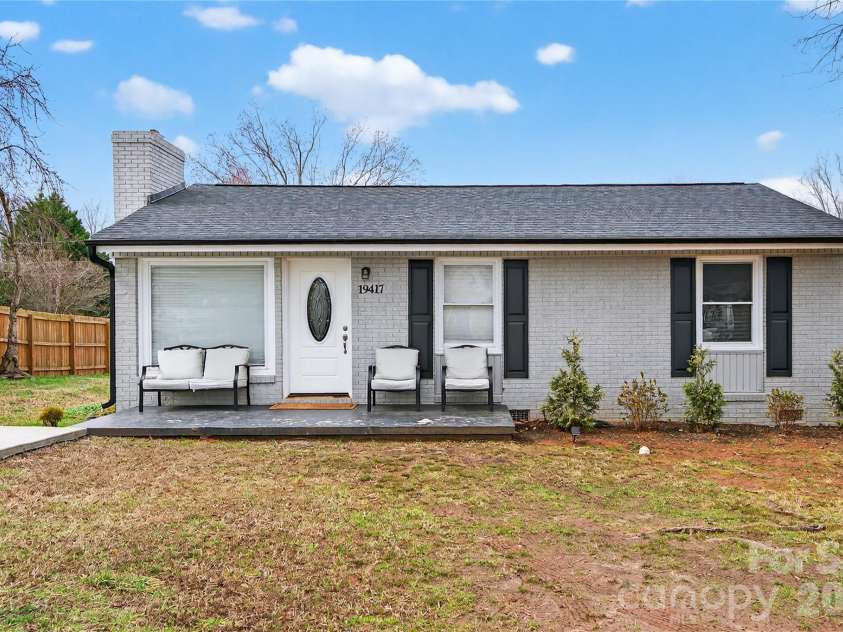 19417 Center Street, Cornelius, NC 28031.  MLS# CAR4349408, YatesRealty ID 2932. 
