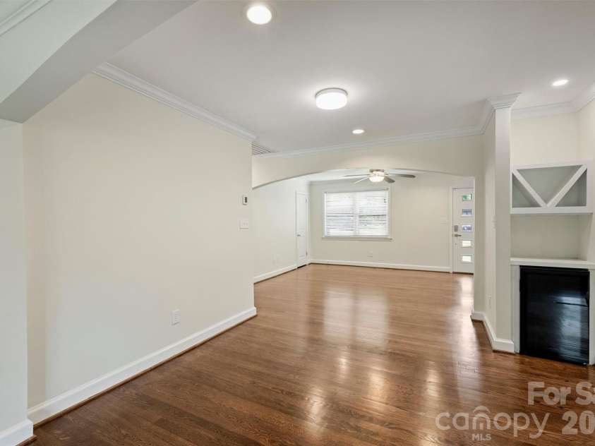 4824 Gilmore Drive, Charlotte, NC 28209.  MLS# CAR4389651, YatesRealty ID 29320. 