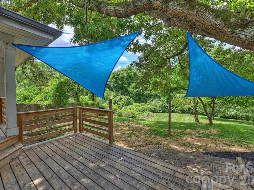 4824 Gilmore Drive, Charlotte, NC 28209.  MLS# CAR4389651, YatesRealty ID 29320. 