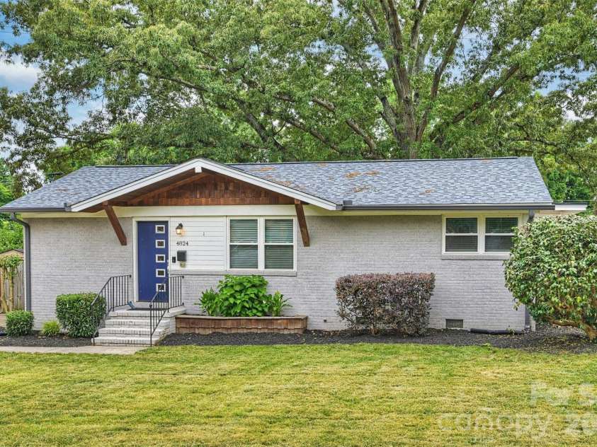 4824 Gilmore Drive, Charlotte, NC 28209.  MLS# CAR4418020, YatesRealty ID 29320. 