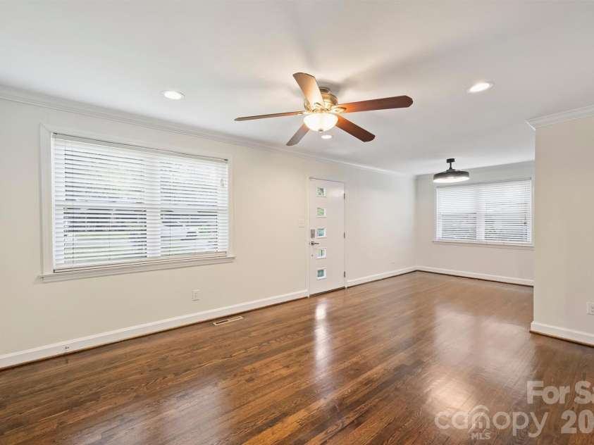 4824 Gilmore Drive, Charlotte, NC 28209.  MLS# CAR4418020, YatesRealty ID 29320. 