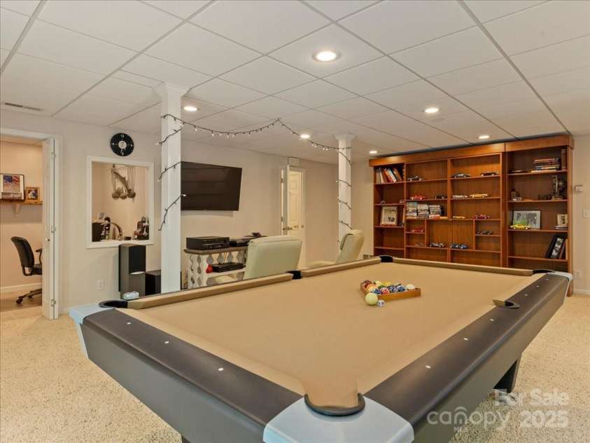 23 Dvga Court, Brevard, NC 28712.  MLS# CAR4285839, YatesRealty ID 29322. 2nd Murphy Bed for extra guests and another full bath