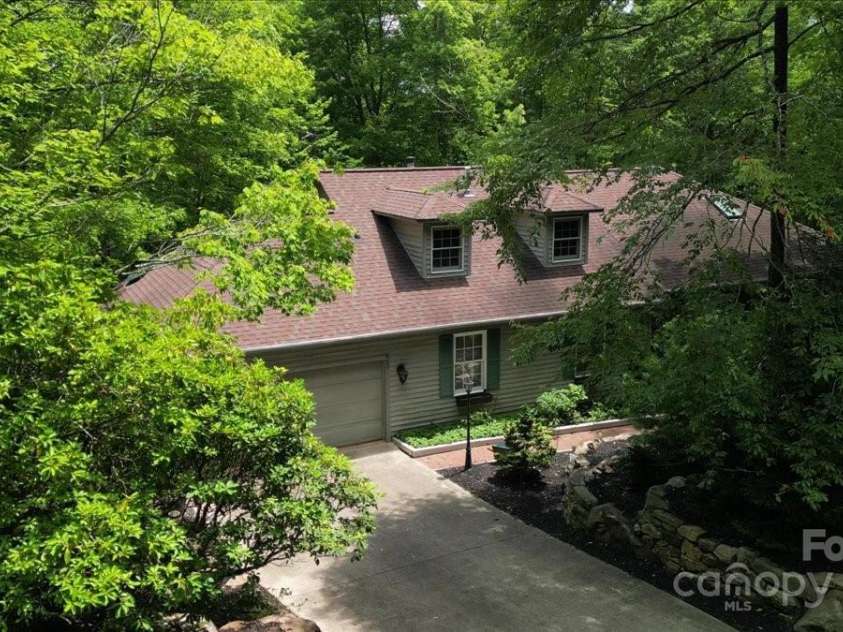 23 Dvga Court, Brevard, NC 28712.  MLS# CAR4285839, YatesRealty ID 29322. 