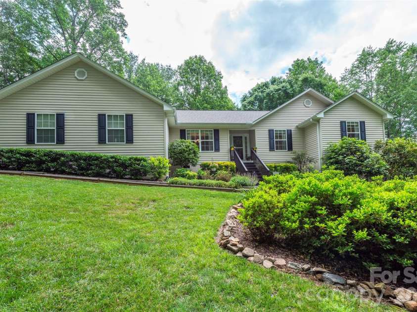8 Shadowbrook Drive, Weaverville, NC 28787.  MLS# CAR4388489, YatesRealty ID 29322. 