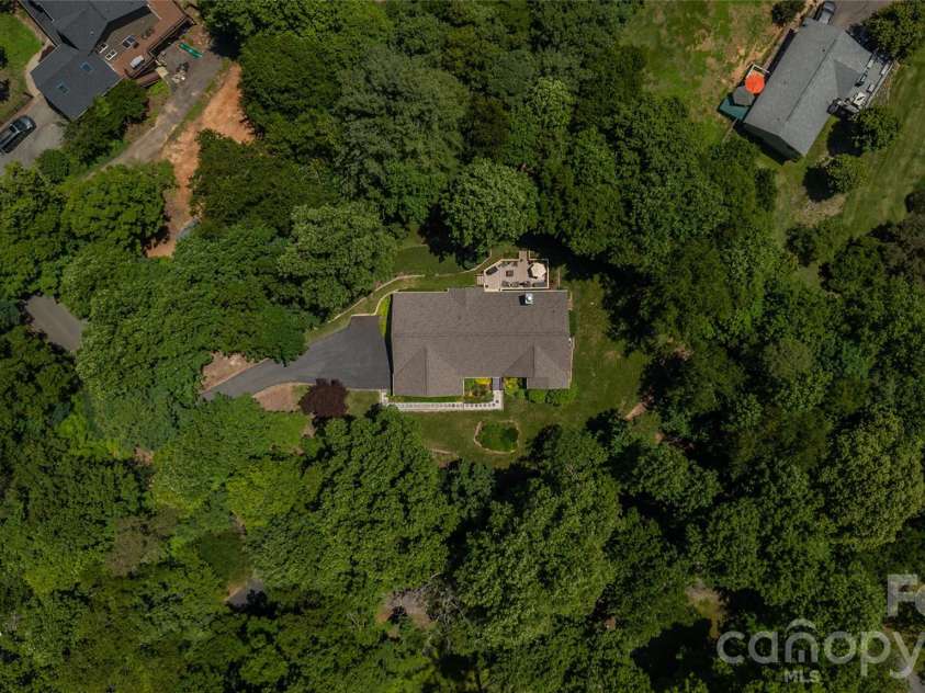 8 Shadowbrook Drive, Weaverville, NC 28787.  MLS# CAR4388489, YatesRealty ID 29322. 