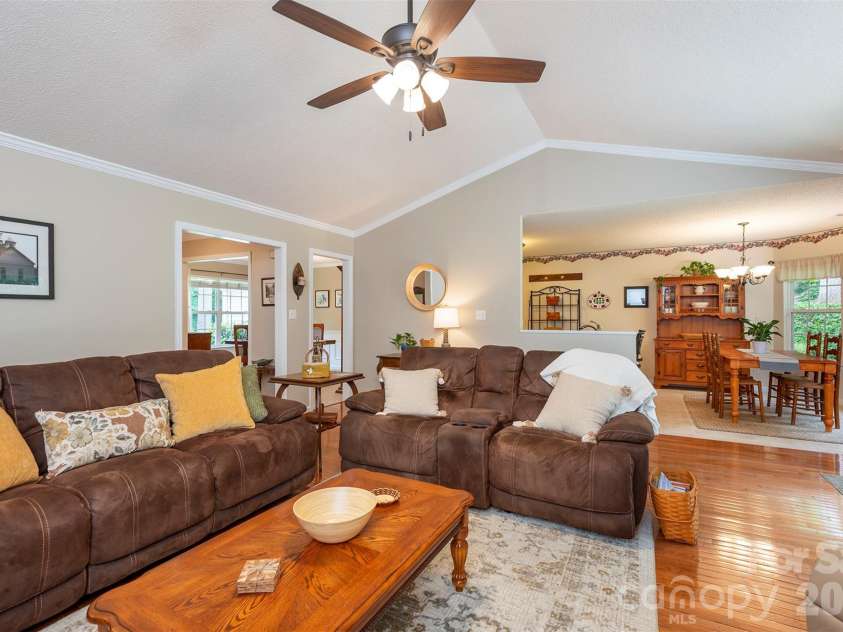 8 Shadowbrook Drive, Weaverville, NC 28787.  MLS# CAR4388489, YatesRealty ID 29322. 