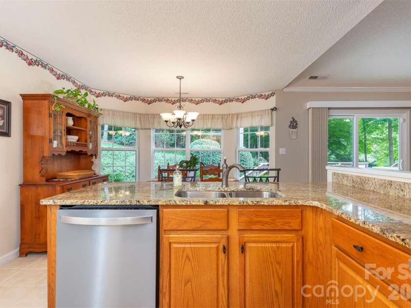8 Shadowbrook Drive, Weaverville, NC 28787.  MLS# CAR4388489, YatesRealty ID 29322. 