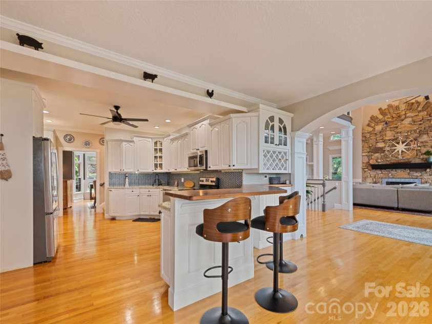 9 Perrion Avenue, Weaverville, NC 28787.  MLS# CAR4389434, YatesRealty ID 29324. 